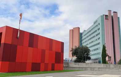 Pogled na šempetrsko bolnišnico in šempetrski urgentni center.