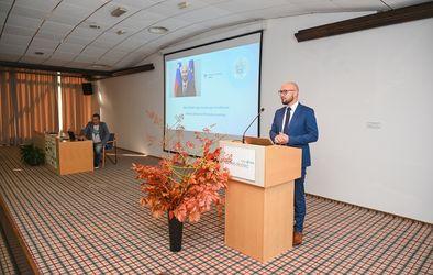 Vseslovenski seminar zdravstveno administrativnih sodelavcev na Otočcu.